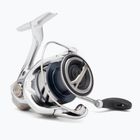 Strieborný rotačný navijak Shimano Stradic FM
