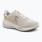 Dámske bežecké topánky Nike Vomero 17 phantom/light bone/sail/metallic gold