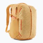 Batoh Patagonia Refugio Day Pack 26 l mountain breeze: buttercup yellow