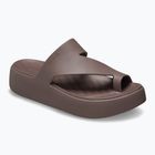 Dámske žabky Crocs Getaway Platform Toe Loop truffle