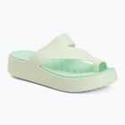 Dámske žabky Crocs Getaway Platform Toe Loop jade tint