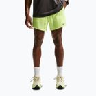 Pánske bežecké šortky Nike Stride Dri-Fit 2in1 7" volt ice