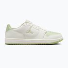 Dámske topánky Nike Jordan Court Connect Low sail/olive aura