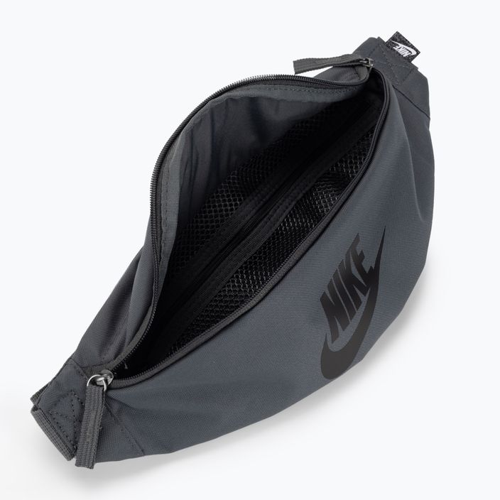 Ľadvinka  Nike Heritage iron grey/iron grey/black 6