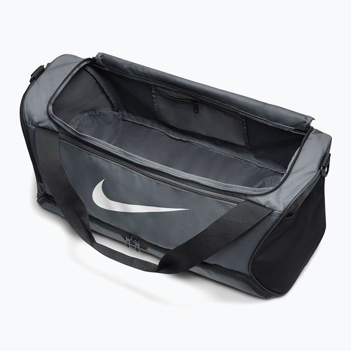 Tréningová taška Nike Brasilia 9,5 60 l sivá/biela 5