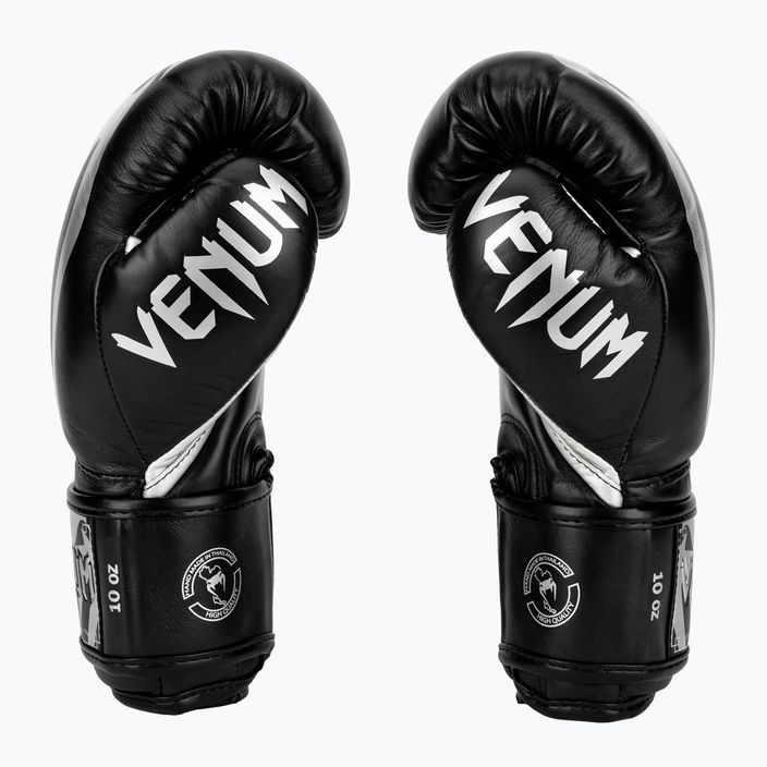 Venum Giant 3.0 čierno-strieborné boxerské rukavice 2055-128 3