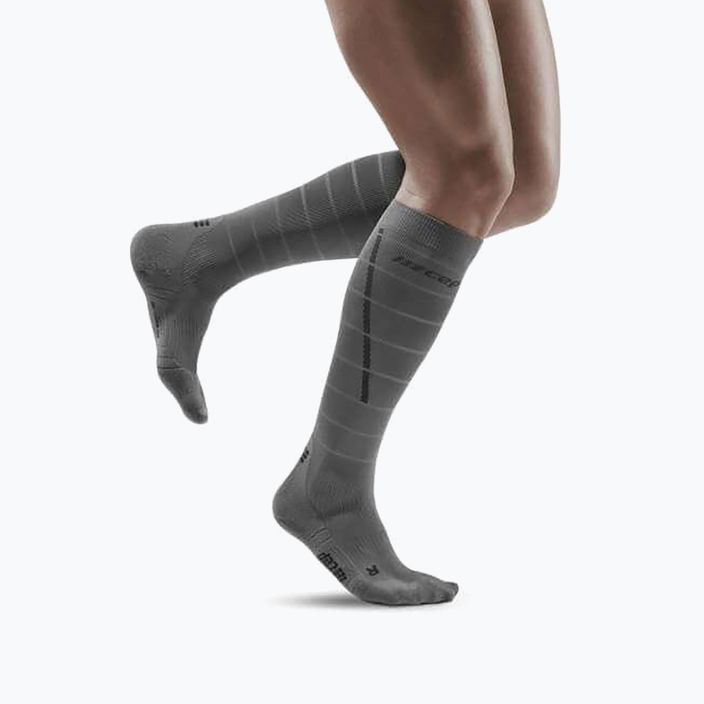 CEP Reflexné šedé pánske kompresné bežecké ponožky WP502Z 4