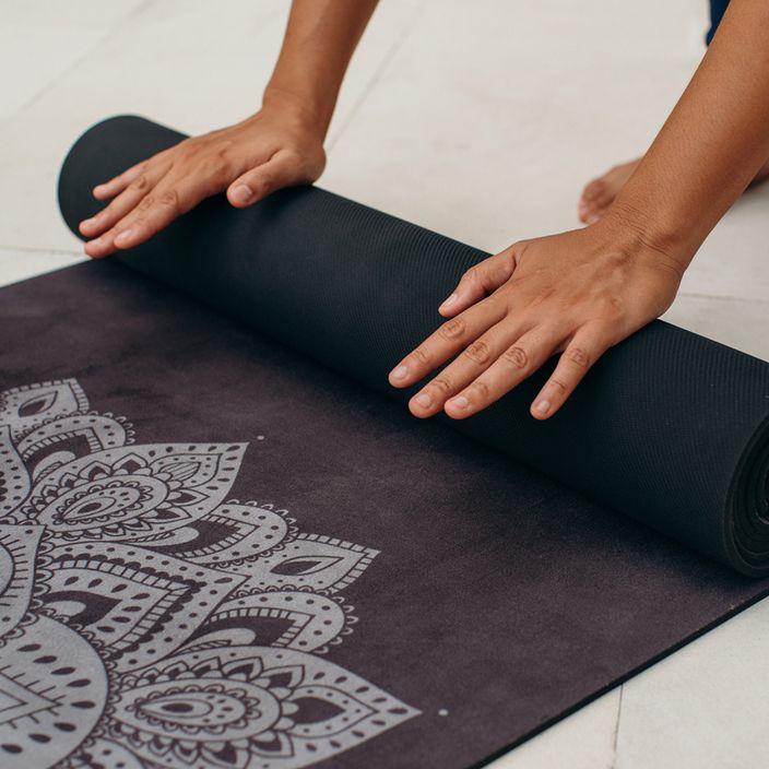 Yoga Design Lab Combo Cestovná podložka na jogu 1,5 mm čierna Mandala Black 8