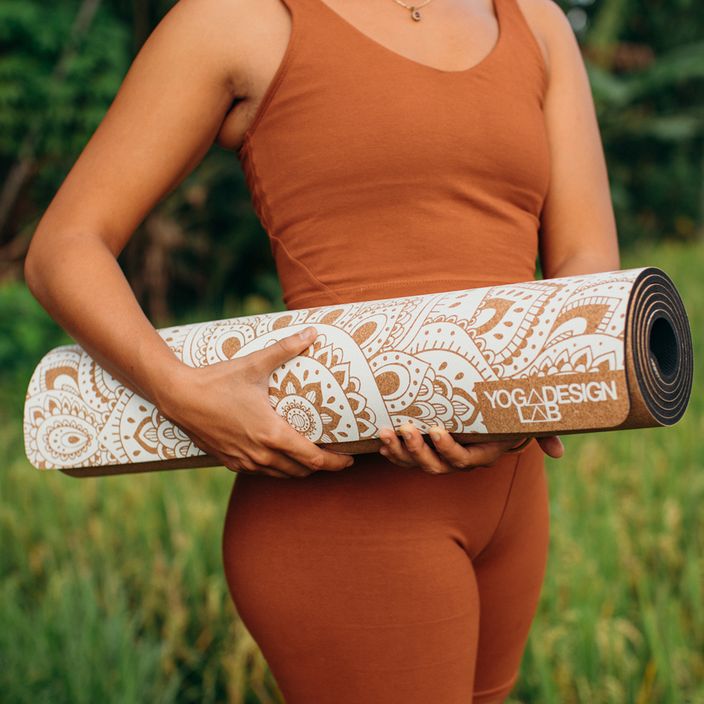 Yoga Design Lab Cork 5,5 mm hnedá podložka na jogu Mandala White 9