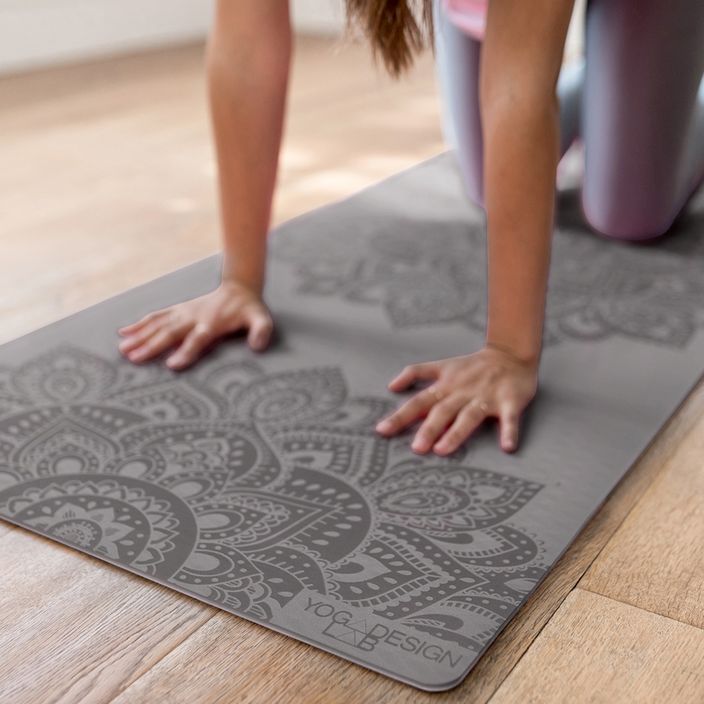 Yoga Design Lab Flow Pure 6 mm zelená podložka na jogu Mandala Charcoal 7