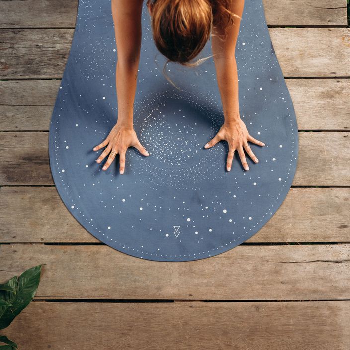 Yoga Design Lab Curve 3,5 mm tmavo modrá podložka na jogu Celestial 9