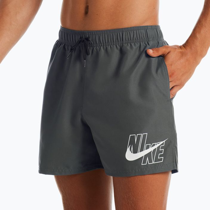 Pánske plavecké šortky Nike Logo Solid 5" Volley sivé NESSA566-018 2
