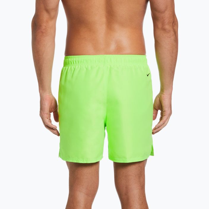 Pánske plavecké šortky Nike Swoosh Break 5" Volley zelené NESSC601-387 2