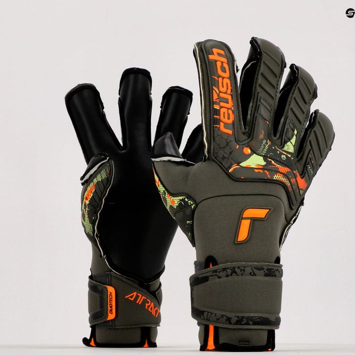 Reusch Attrakt Duo Evolution Adaptive Flex brankárske rukavice zelené 53755-5555 13