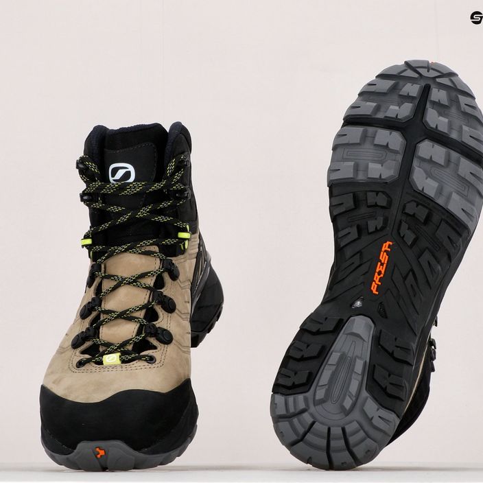 Dámske trekové topánky SCARPA Rush Trk Pro GTX beige/black 63139 19