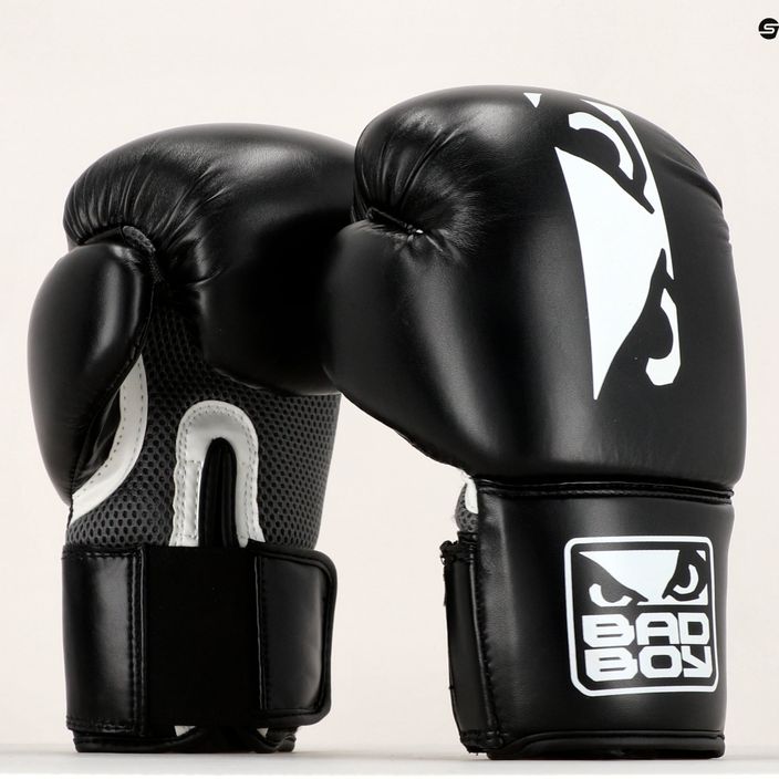Čiernobiele boxerské rukavice Bad Boy Titan BBEA8 8