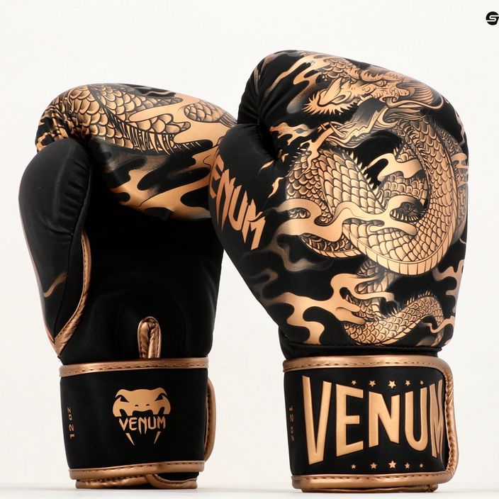Venum Dragon's Flight čierno-zlaté boxerské rukavice 03169-137 7