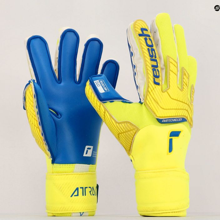 Brankárske rukavice Reusch Attrakt Duo žlto-modré 5270055 9