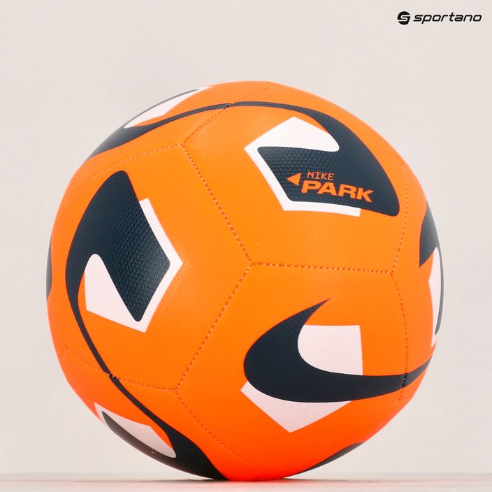 Nike Park Team 2.0 futbalová lopta DN3607-803 veľkosť 4 5