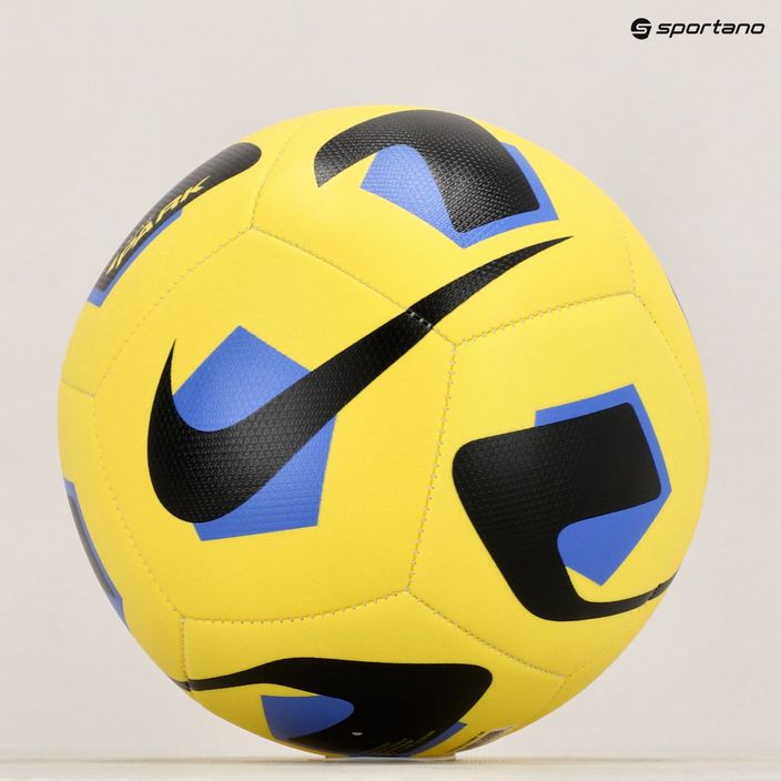 Nike Park Team 2.0 futbalová lopta DN3607-765 veľkosť 4 5