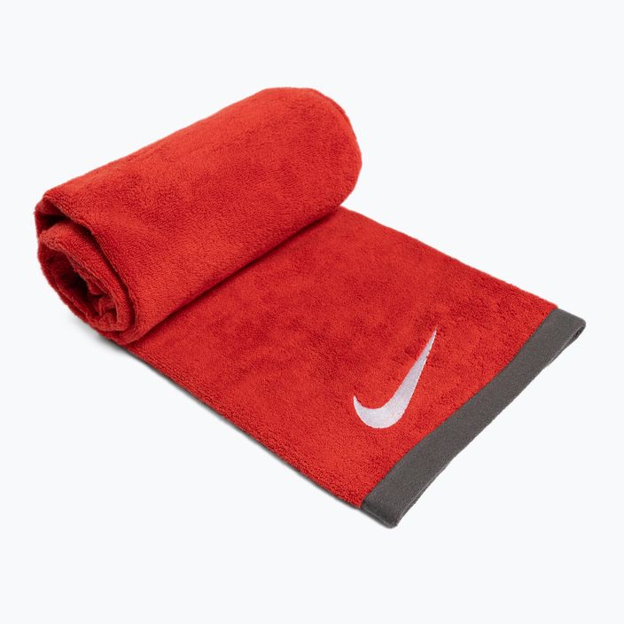 Nike Fundamental Veľký uterák červený N1001522-643 2