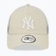 Pánska šiltovka New Era League Essential 9Forty Af Trucker New York Yankees med beige 2