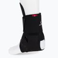 Mueller THE ONE Ankle Brace Prémiový stabilizátor členku čierny 48880 3