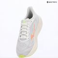 Dámske bežecké topánky Mizuno Neo Cosmo 2 white/flamingo coral/lime pulp 9
