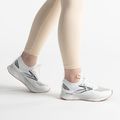 Brooks Levitate StealthFit 6 dámska bežecká obuv sivá 1203851B170 2