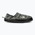 Pánske zimné papuče The North Face Thermoball Traction Mule V zeleno-čierne NFA3UZN33U1 2