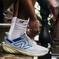 Pánska bežecká obuv New Balance M1080V13 starlight 18