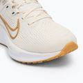 Dámska bežecká obuv Nike Quest 6 phantom/sail/pale ivory/metallic gold 7