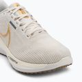 Dámske bežecké topánky Nike Vomero 17 phantom/light bone/sail/metallic gold 7