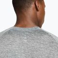 Pánske bežecké tričko Nike Stride ADV smoke grey / heather 4