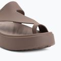Dámske žabky Crocs Getaway Platform Toe Loop truffle 7