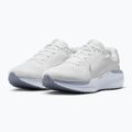 Dámske bežecké topánky Nike Winflo 11 summit white/metallic silver 3