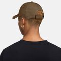 Šiltovka Nike Dri-FIT Club mosswood brown/white 2