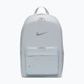 Mestský batoh Nike Heritage 23 l pure platinum/metallic silver