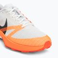 Pánske bežecké topánky Nike Kiger 10 white/photon dust/total orange/black 7