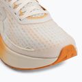 Dámske bežecké topánky Under Armour Velociti Pace stone/dusty coral/metallic buff 7