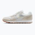 Dámske topánky Nike MD Runner 2 photon dust/white/gum med brown/sail 2