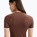 Dámske tričko Nike Gloss Fitted Top light chocolate 4