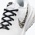 Dámske bežecké topánky Nike Revolution 8 white/metallic gold/black 7
