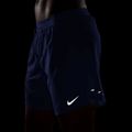 Pánske bežecké šortky Nike Stride Dri-Fit 2in1 7" lapis 8