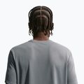 Pánske bežecké tričko Nike Miler Dri-Fit UV smoke grey 5