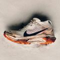 Dámske bežecké topánky Nike ACG Zegama Trail summit white/phantom/safety orange/black 8