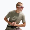 Pánske bežecké tričko Nike Dri-Fit Running silver sage/spruce fog 6