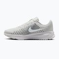 Pánska bežecká obuv Nike Run Defy summit white/white/black/metallic silver 2