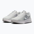 Pánske bežecké topánky Nike Run Defy summit white/white/black/metallic silver 3