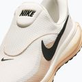 Pánska bežecká obuv Nike Revolution 8 EasyOn pale ivory/sail/linen/black spruce 3